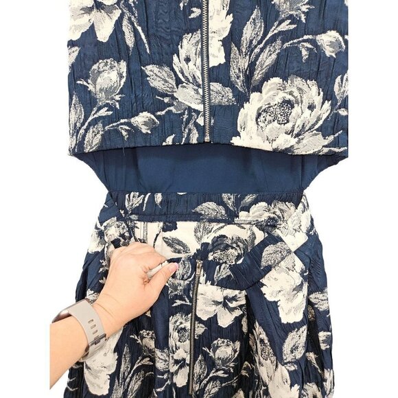 Eva Mendes Cut Out Dress Size 4 Crinkle Textured Floral Stretch Umbrella Blue - Picture 7 of 15